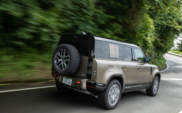 110ファンにとって大いなる朗報──新型ディフェンダー110のディーゼルモデルに試乗｜Land Rover