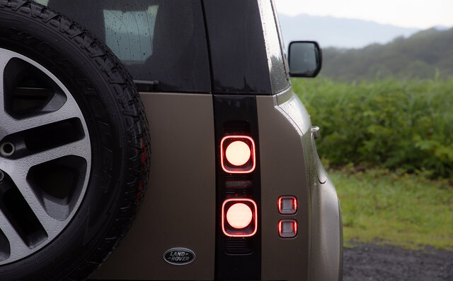 110ファンにとって大いなる朗報──新型ディフェンダー110のディーゼルモデルに試乗｜Land Rover