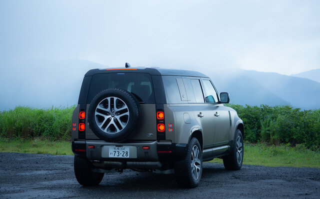 110ファンにとって大いなる朗報──新型ディフェンダー110のディーゼルモデルに試乗｜Land Rover
