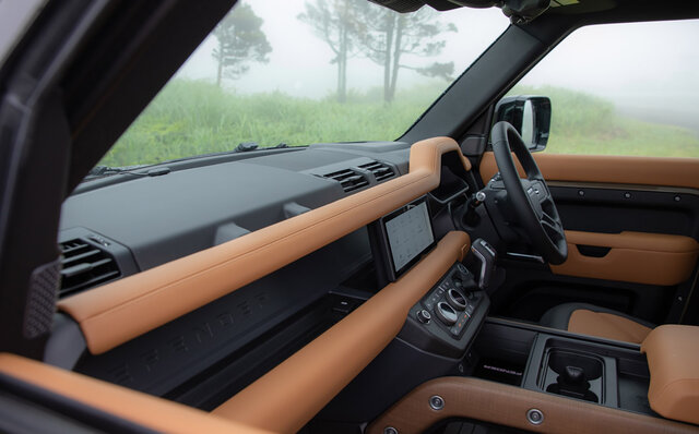 110ファンにとって大いなる朗報──新型ディフェンダー110のディーゼルモデルに試乗｜Land Rover