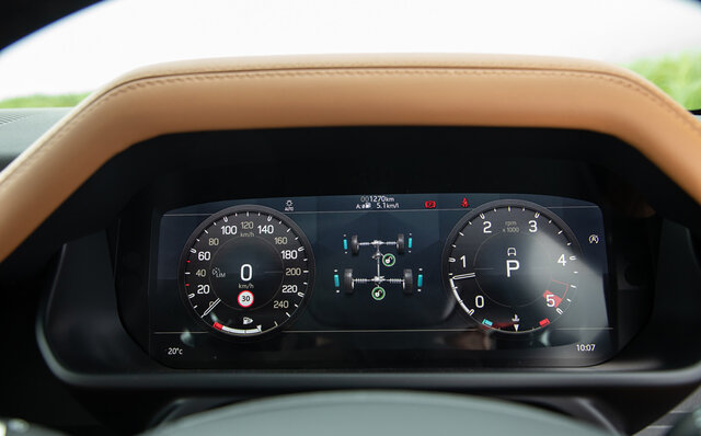 110ファンにとって大いなる朗報──新型ディフェンダー110のディーゼルモデルに試乗｜Land Rover