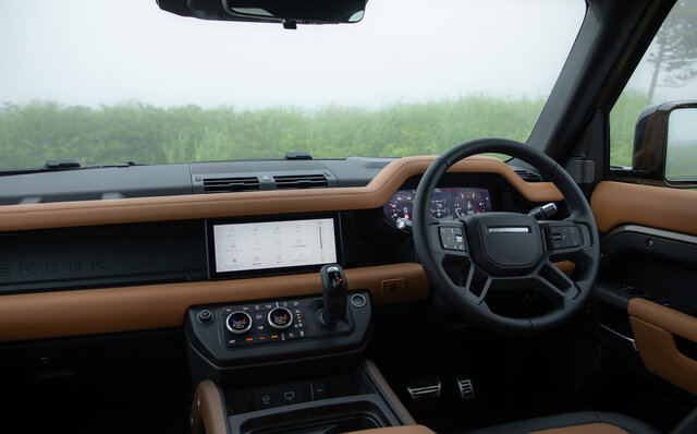110ファンにとって大いなる朗報──新型ディフェンダー110のディーゼルモデルに試乗｜Land Rover