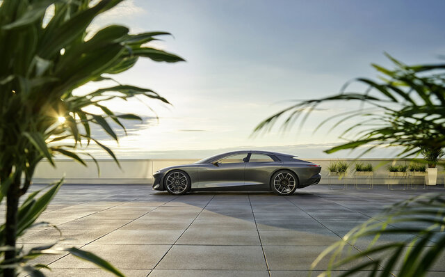 アウディ、未来を見据えた高級セダン「グランドスフィア コンセプト」を発表｜Audi