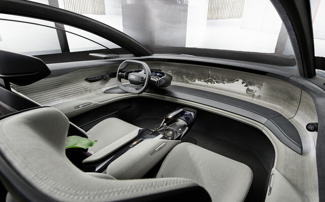 アウディ、未来を見据えた高級セダン「グランドスフィア コンセプト」を発表｜Audi