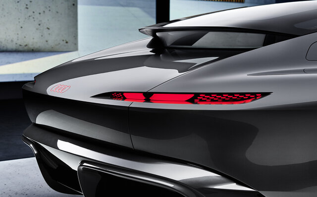 アウディ、未来を見据えた高級セダン「グランドスフィア コンセプト」を発表｜Audi