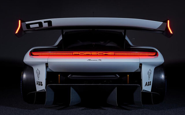 ポルシェ、アップデートしたタイカン2022年モデルを発表|Porsche ポルシェ、アップデートしたタイカン2022年モデルを発表|Porsche