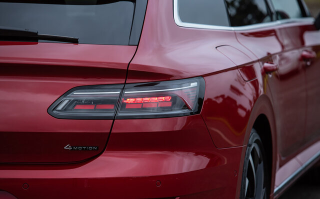 単なる実用本位のワゴンではない──フォルクスワーゲン、アルテオン シューティングブレークに試乗｜Volkswagen