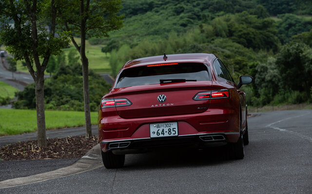 単なる実用本位のワゴンではない──フォルクスワーゲン、アルテオン シューティングブレークに試乗｜Volkswagen