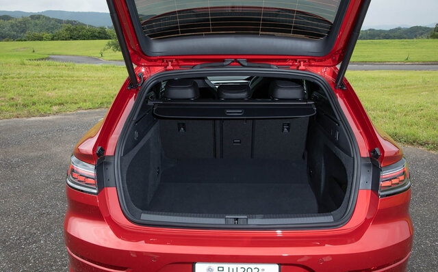 単なる実用本位のワゴンではない──フォルクスワーゲン、アルテオン シューティングブレークに試乗｜Volkswagen