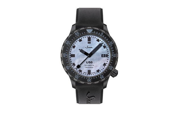 ハードスペックと、MOP文字盤のやわらかな表情が同居する異色の“エレガントダイバーズ”!?|Sinn ハードスペックと、MOP文字盤のやわらかな表情が同居する異色の“エレガントダイバーズ”!?|Sinn