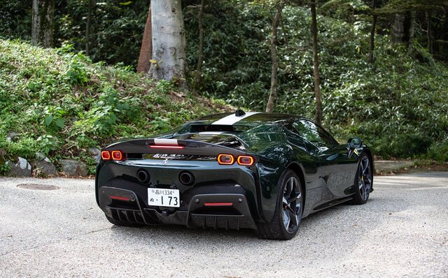 まさに天国に行くような気分にしてくれるスーパーカー──フェラーリ史上最強のロードカー「SF90」に試乗|Ferrari まさに天国に行くような気分にしてくれるスーパーカー──フェラーリ史上最強のロードカー「SF90」に試乗|Ferrari