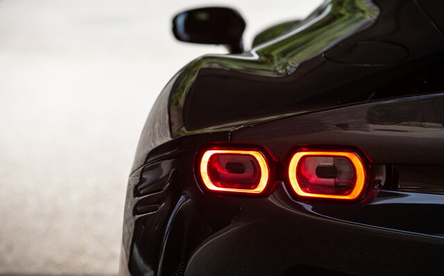 まさに天国に行くような気分にしてくれるスーパーカー──フェラーリ史上最強のロードカー「SF90」に試乗|Ferrari まさに天国に行くような気分にしてくれるスーパーカー──フェラーリ史上最強のロードカー「SF90」に試乗|Ferrari