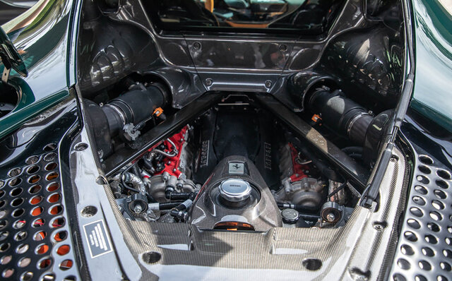 まさに天国に行くような気分にしてくれるスーパーカー──フェラーリ史上最強のロードカー「SF90」に試乗|Ferrari まさに天国に行くような気分にしてくれるスーパーカー──フェラーリ史上最強のロードカー「SF90」に試乗|Ferrari