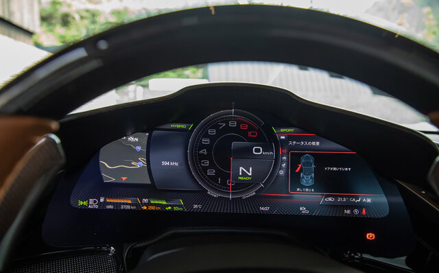 まさに天国に行くような気分にしてくれるスーパーカー──フェラーリ史上最強のロードカー「SF90」に試乗|Ferrari まさに天国に行くような気分にしてくれるスーパーカー──フェラーリ史上最強のロードカー「SF90」に試乗|Ferrari