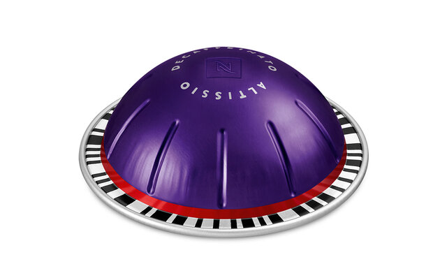 シェアして楽しむ大容量“カラフェ”サイズで、コーヒーがコミュニケーションツールに生まれ変わった！｜NESPRESSO