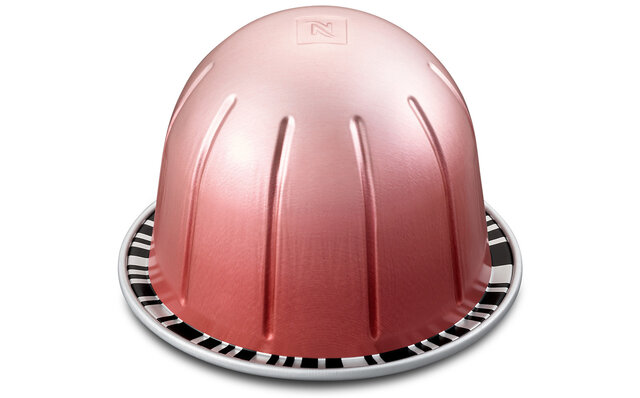 シェアして楽しむ大容量“カラフェ”サイズで、コーヒーがコミュニケーションツールに生まれ変わった！｜NESPRESSO