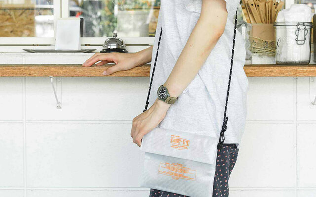 秀逸な機能性。ポーチ、キーホルダーなどに取り付けマルチに使える「コードストラップ」|HIGHTIDE  秀逸な機能性。ポーチ、キーホルダーなどに取り付けマルチに使える「コードストラップ」|HIGHTIDE