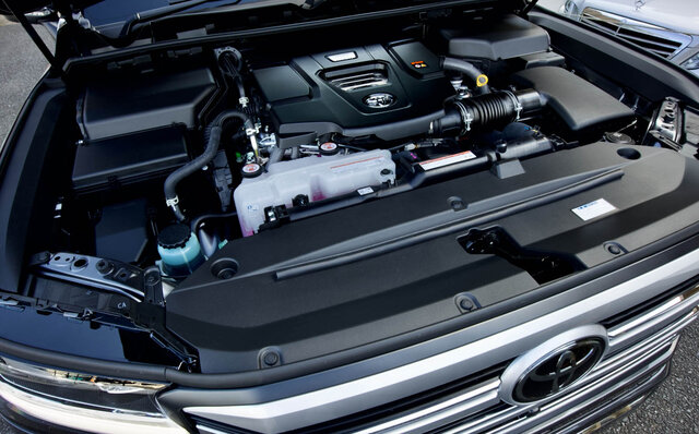 劇的に進化を果たした“陸の巡洋艦”──新型トヨタ ランドクルーザーに試乗|TOYOTA 劇的に進化を果たした“陸の巡洋艦”──新型トヨタ ランドクルーザーに試乗|TOYOTA