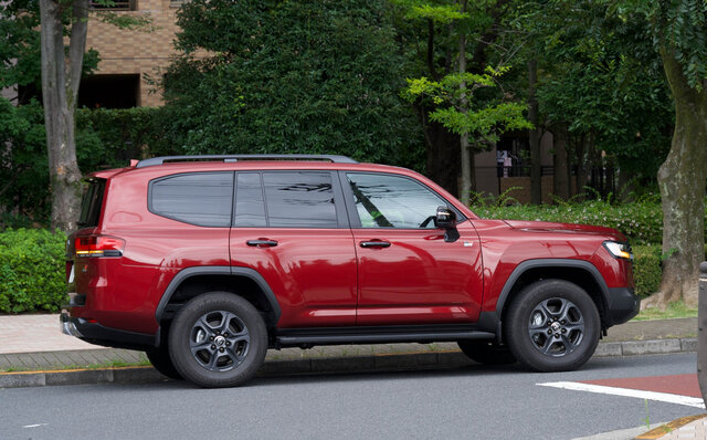 劇的に進化を果たした“陸の巡洋艦”──新型トヨタ ランドクルーザーに試乗|TOYOTA 劇的に進化を果たした“陸の巡洋艦”──新型トヨタ ランドクルーザーに試乗|TOYOTA