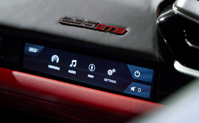 システム最高出力はナント830cv──フェラーリのV6 PHEVベルリネッタ「296GTB」が日本上陸｜Ferrari