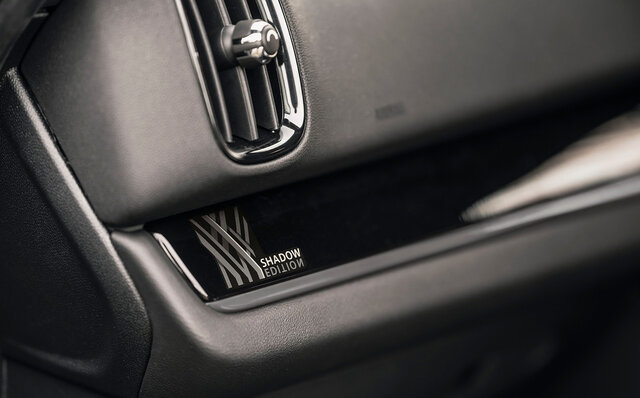 MINIに内外装をブラックで統一した「シャドー・エディション」誕生|MINI MINIに内外装をブラックで統一した「シャドー・エディション」誕生|MINI