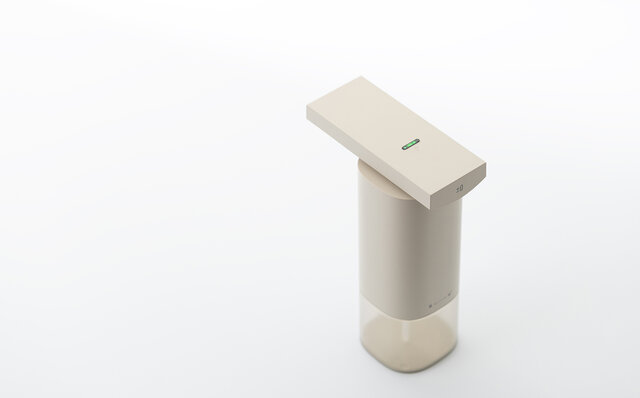 センサー感知型なので手をかざすだけ。プラスマイナスゼロのオートディスペンサーに待望の新色が登場！｜±0 