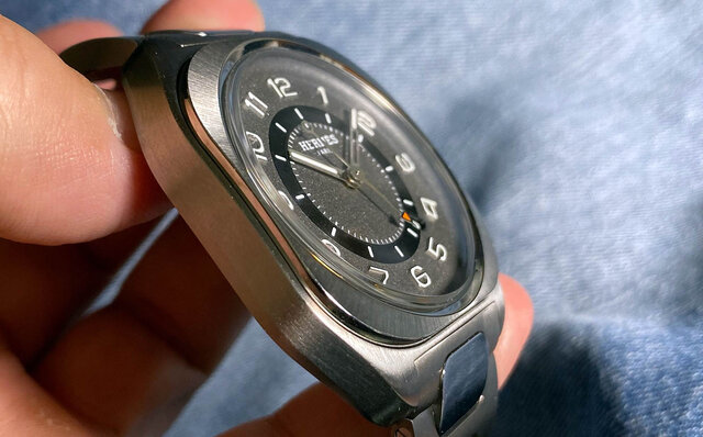 「エルメス H08」を腕に試載したOPENERS編集者による本音・独白|HERMÈS 「エルメス H08」を腕に試載したOPENERS編集者による本音・独白|HERMÈS