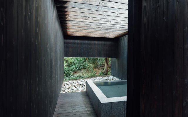 文化人も愛した湯治場でお気に入りの一冊に没頭する｜TRAVEL