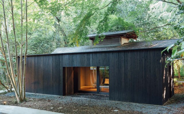 文化人も愛した湯治場でお気に入りの一冊に没頭する｜TRAVEL