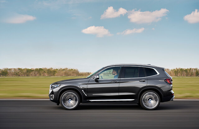 BMW、ハンズオフ機能などを追加したマイチェン版X3 、X4を発売|BMW BMW、ハンズオフ機能などを追加したマイチェン版X3 、X4を発売|BMW