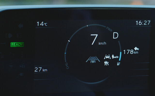 初のグローバルBEVソルテラをワールドプレミア｜SUBARU