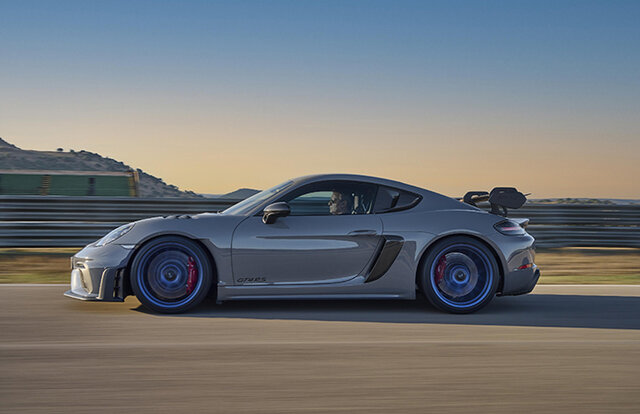 718レンジのトップモデル、718ケイマンGT4 RSが予約受注を開始|Porsche   718レンジのトップモデル、718ケイマンGT4 RSが予約受注を開始|Porsche