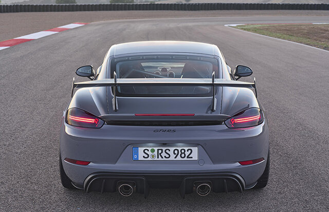 718レンジのトップモデル、718ケイマンGT4 RSが予約受注を開始|Porsche   718レンジのトップモデル、718ケイマンGT4 RSが予約受注を開始|Porsche