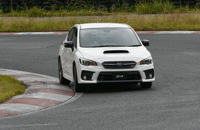 スバル WRX S4のプロトタイプに試乗──ぐっと大人っぽくなった個性的なパフォーマンスカー｜SUBARU