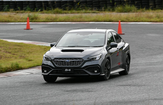 スバル WRX S4のプロトタイプに試乗──ぐっと大人っぽくなった個性的なパフォーマンスカー｜SUBARU