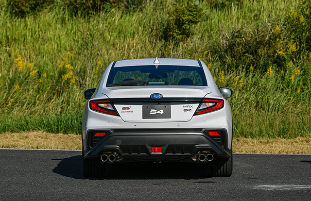 スバル WRX S4のプロトタイプに試乗──ぐっと大人っぽくなった個性的なパフォーマンスカー｜SUBARU