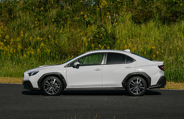スバル WRX S4のプロトタイプに試乗──ぐっと大人っぽくなった個性的なパフォーマンスカー｜SUBARU