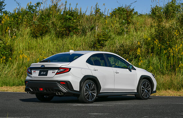 スバル WRX S4のプロトタイプに試乗──ぐっと大人っぽくなった個性的なパフォーマンスカー｜SUBARU