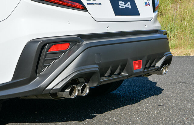 スバル WRX S4のプロトタイプに試乗──ぐっと大人っぽくなった個性的なパフォーマンスカー｜SUBARU