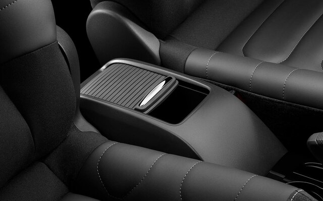 シトロエン C3 エアクロスSUV、より大胆にSUVを主張するフェイスにマイナーチェンジ|CITROEN シトロエン C3 エアクロスSUV、より大胆にSUVを主張するフェイスにマイナーチェンジ|CITROEN