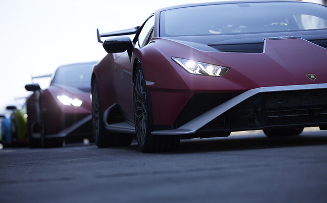 ランボルギーニ ウラカンSTOの試乗──内燃機関の魅力を極限まで推し進めたようなクルマ｜Lamborghini