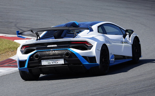 ランボルギーニ ウラカンSTOの試乗──内燃機関の魅力を極限まで推し進めたようなクルマ｜Lamborghini