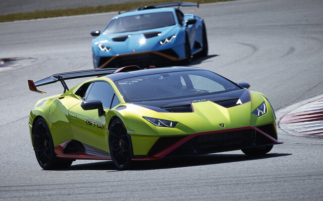 ランボルギーニ ウラカンSTOの試乗──内燃機関の魅力を極限まで推し進めたようなクルマ｜Lamborghini
