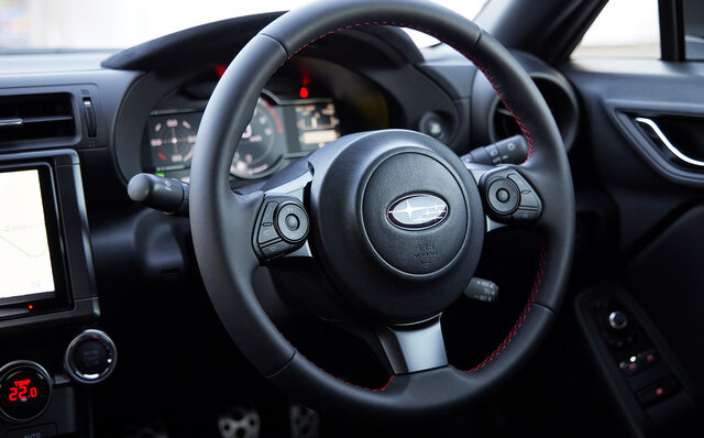 新型スバルBRZに試乗──BRZと86、2モデルの個性がきちんと確立されていた｜SUBARU