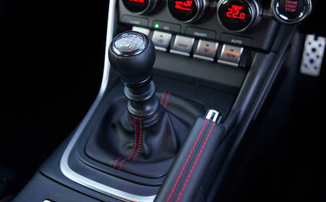 新型スバルBRZに試乗──BRZと86、2モデルの個性がきちんと確立されていた｜SUBARU