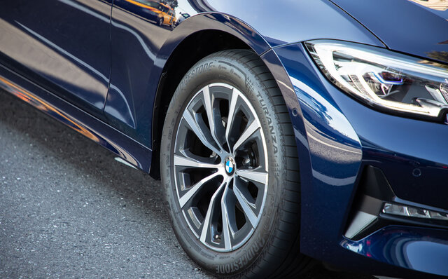 BMW 318i ツーリングに試乗──運転する楽しみを与えてくれるという点で傑出したものがある｜BMW