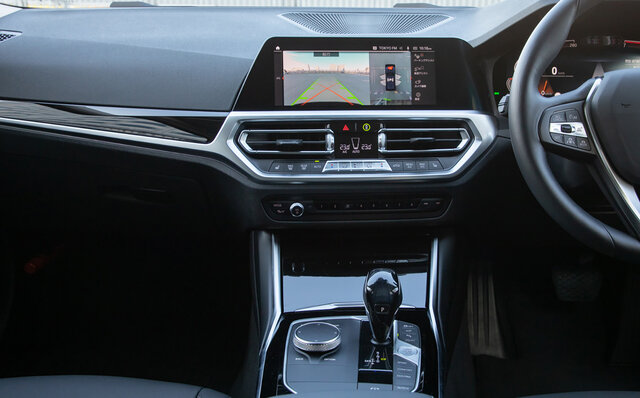 BMW 318i ツーリングに試乗──運転する楽しみを与えてくれるという点で傑出したものがある｜BMW