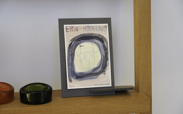 2枚の厚紙と磁石のみで構成された美しいカードスタンド｜concrete craft