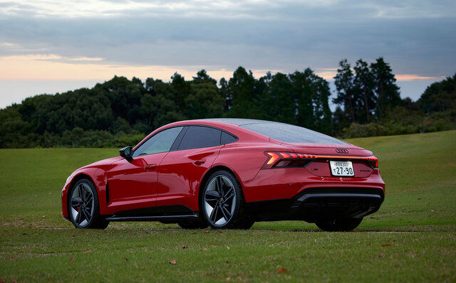 アウディe-tron GTに試乗──一言でいって、運転していてキモチがいいクルマだ｜Audi