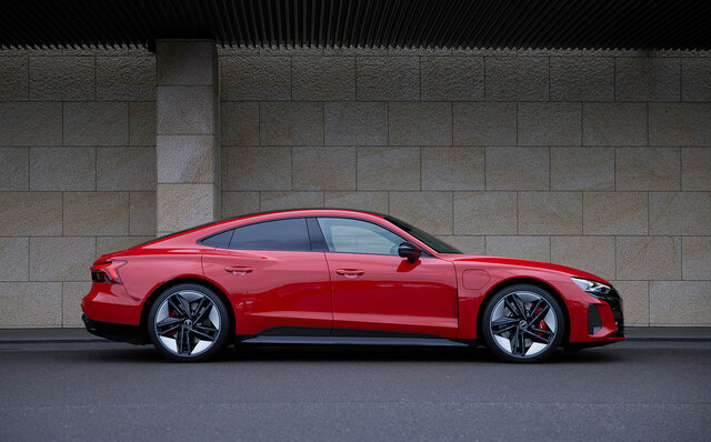 アウディe-tron GTに試乗──一言でいって、運転していてキモチがいいクルマだ｜Audi